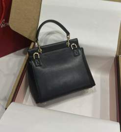Picture of Roger Vivier Handbags _SKUfw211840452fw